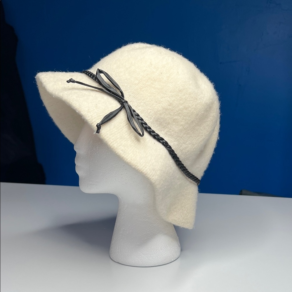 Liz Claiborne cloche wool blend Cream Hat Black braided trim‎